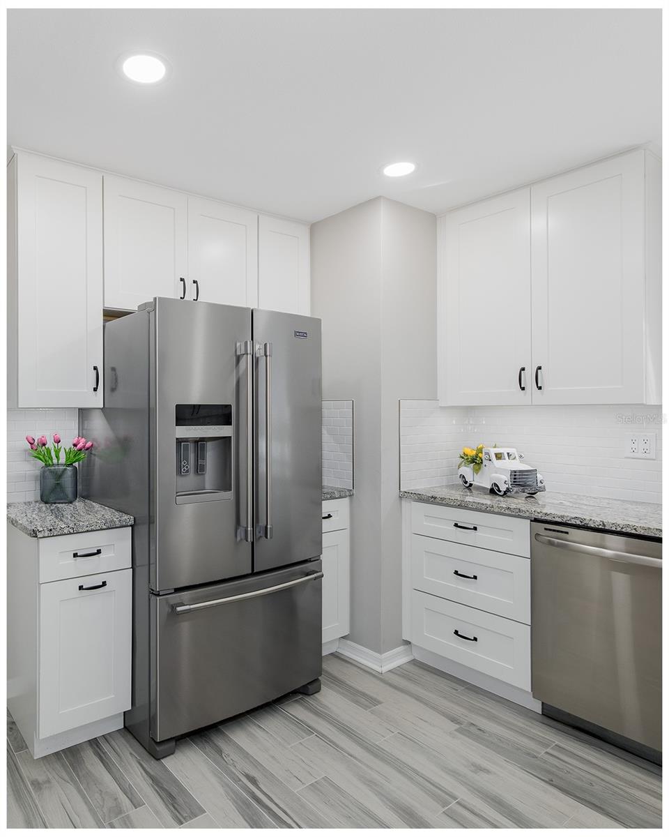 4242 NORTHAMPTON DR — photo 13