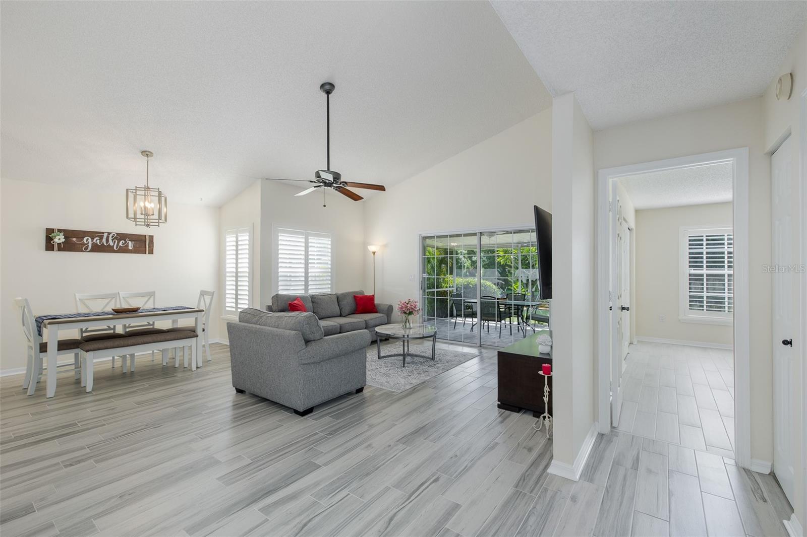 4242 NORTHAMPTON DR — photo 7