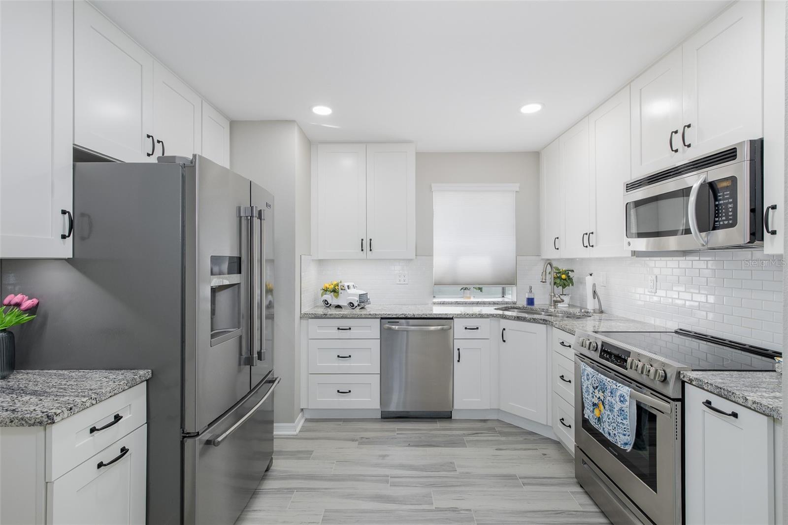 4242 NORTHAMPTON DR — photo 10