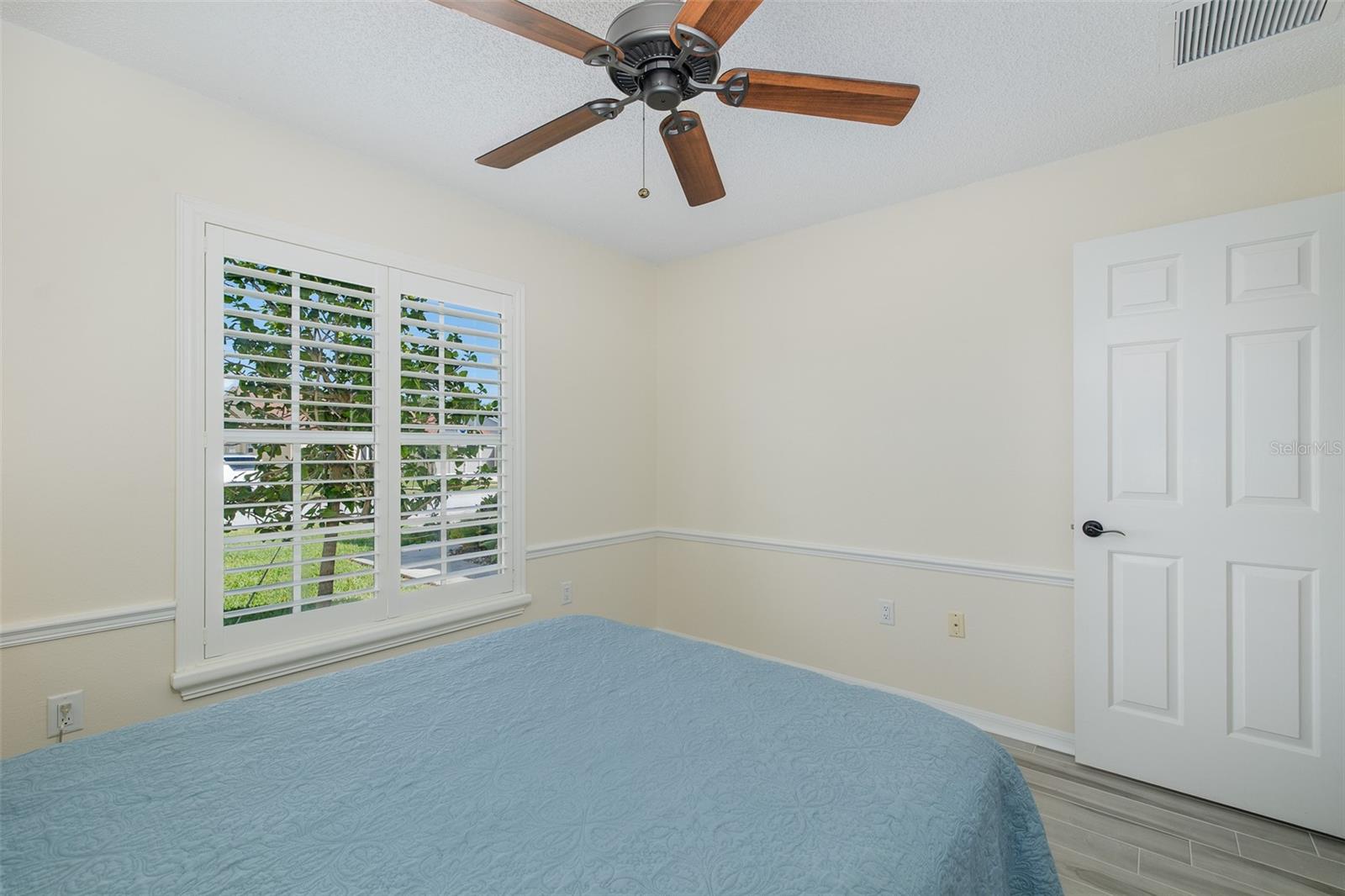 4242 NORTHAMPTON DR — photo 29