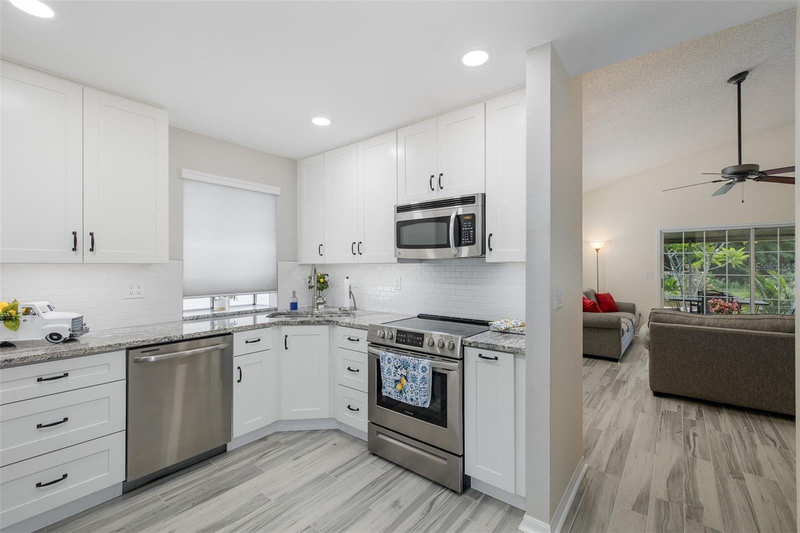 4242 NORTHAMPTON DR — photo 11