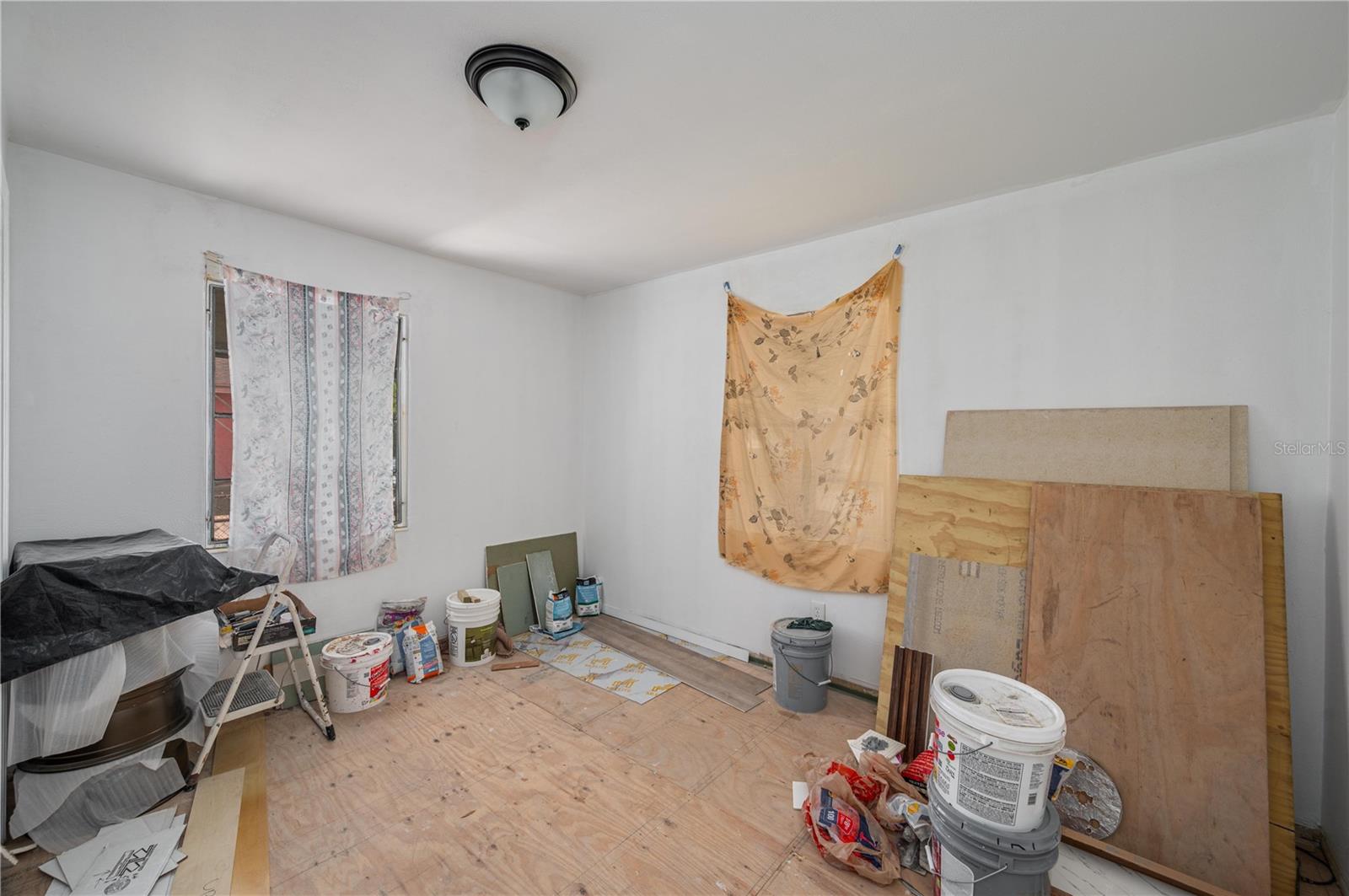 3905 N CLEARFIELD AVE — photo 24