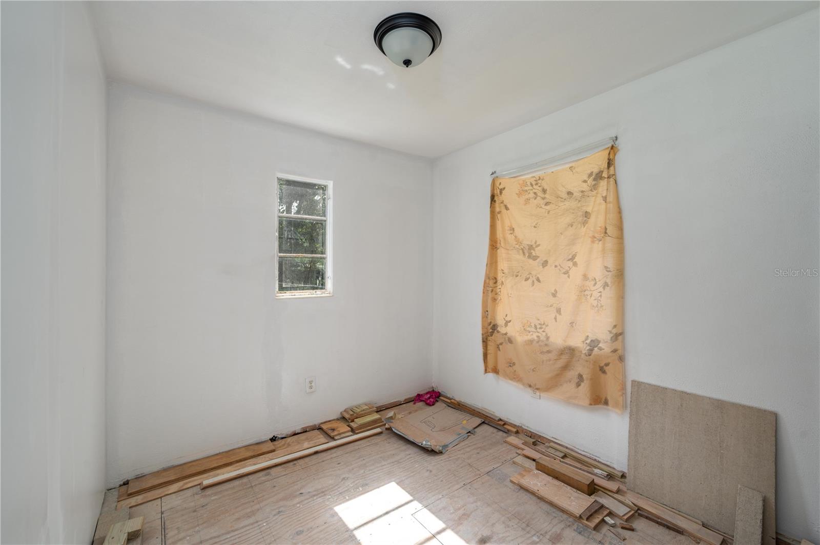 3905 N CLEARFIELD AVE — photo 19