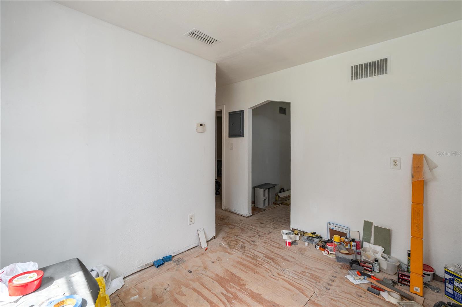 3905 N CLEARFIELD AVE — photo 15