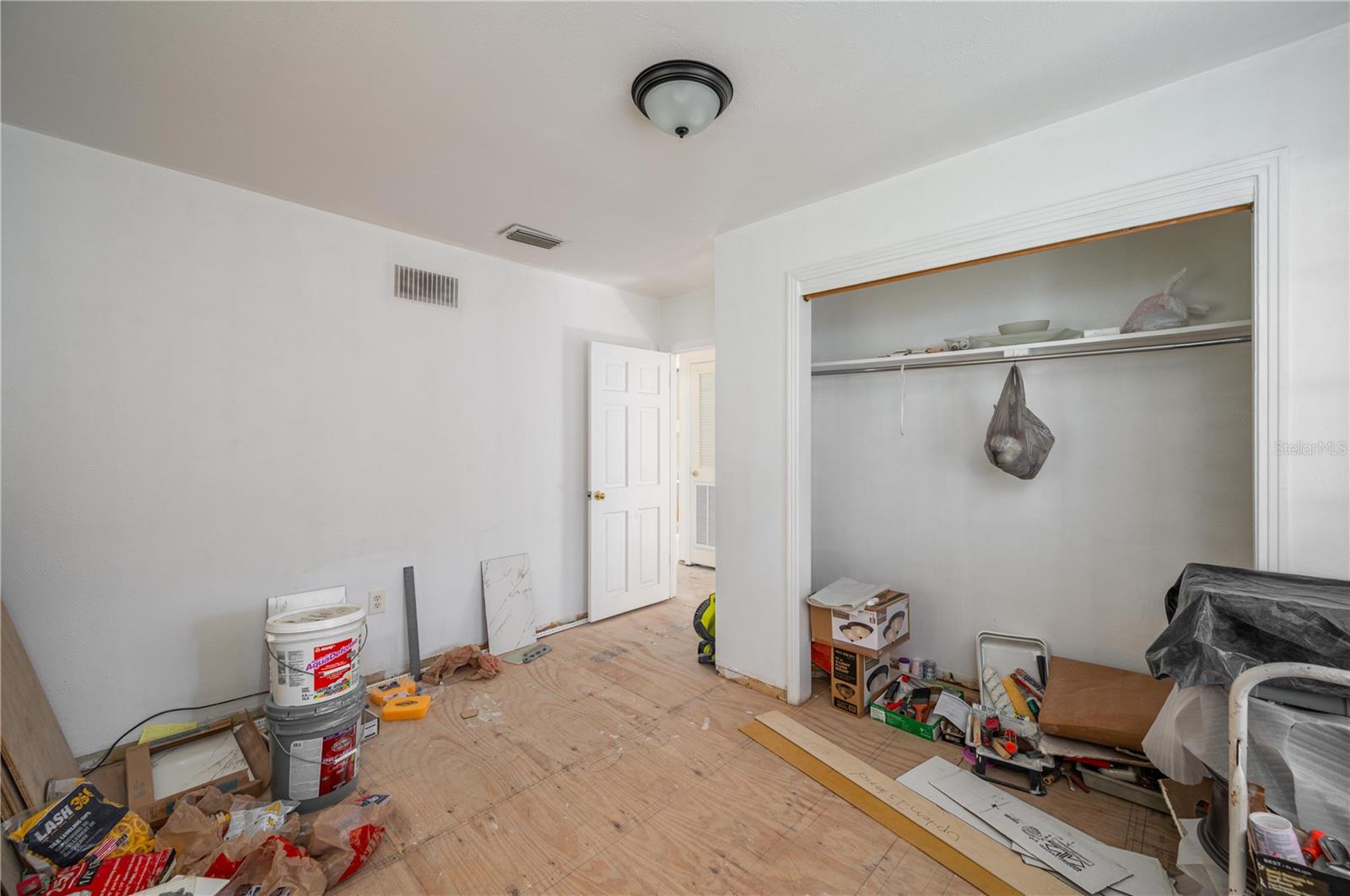3905 N CLEARFIELD AVE — photo 25