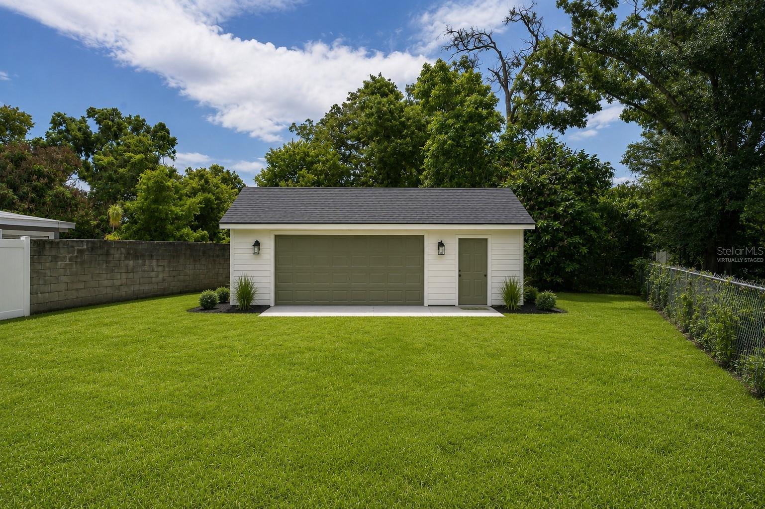 3905 N CLEARFIELD AVE — photo 8