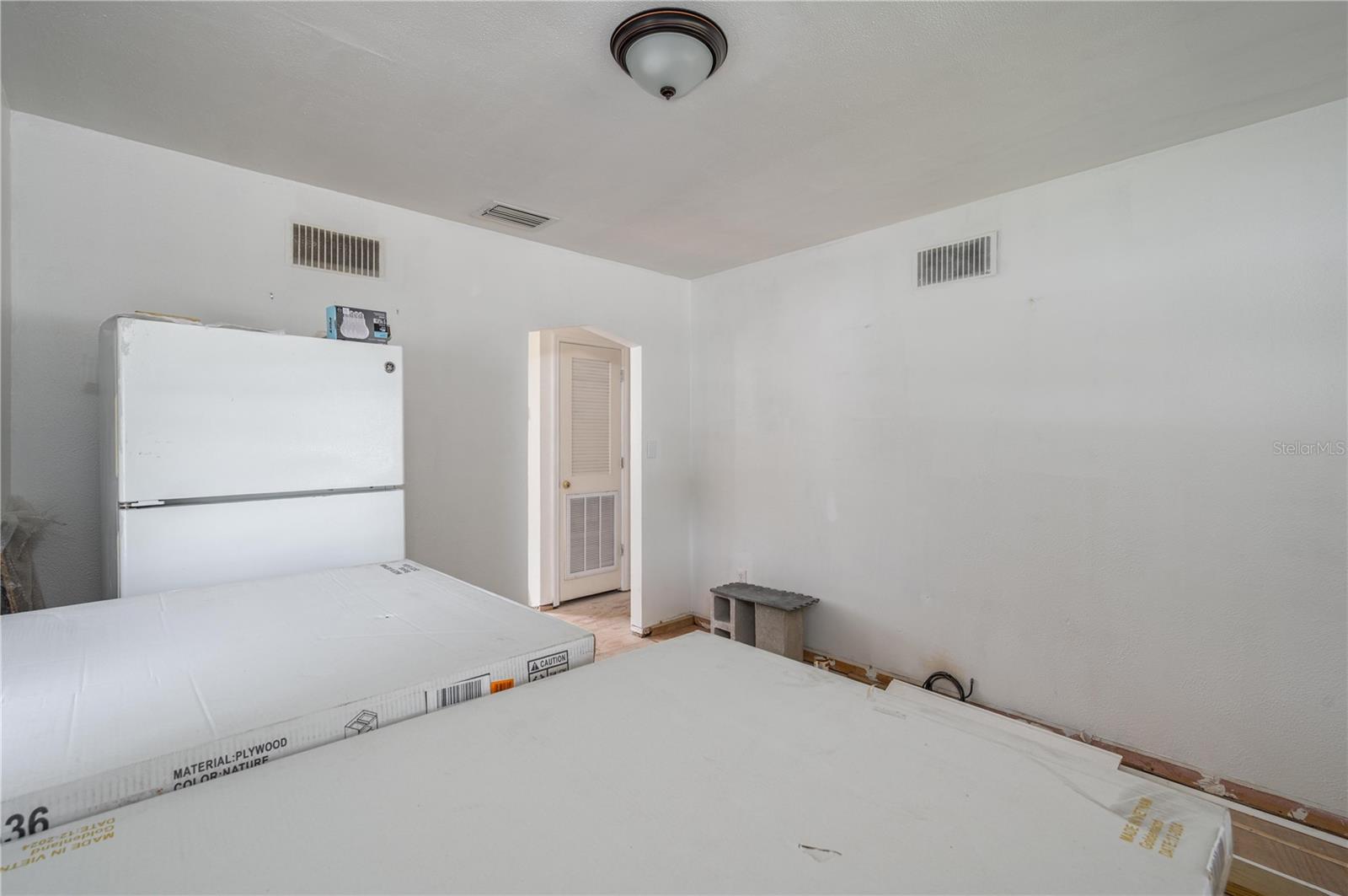 3905 N CLEARFIELD AVE — photo 10