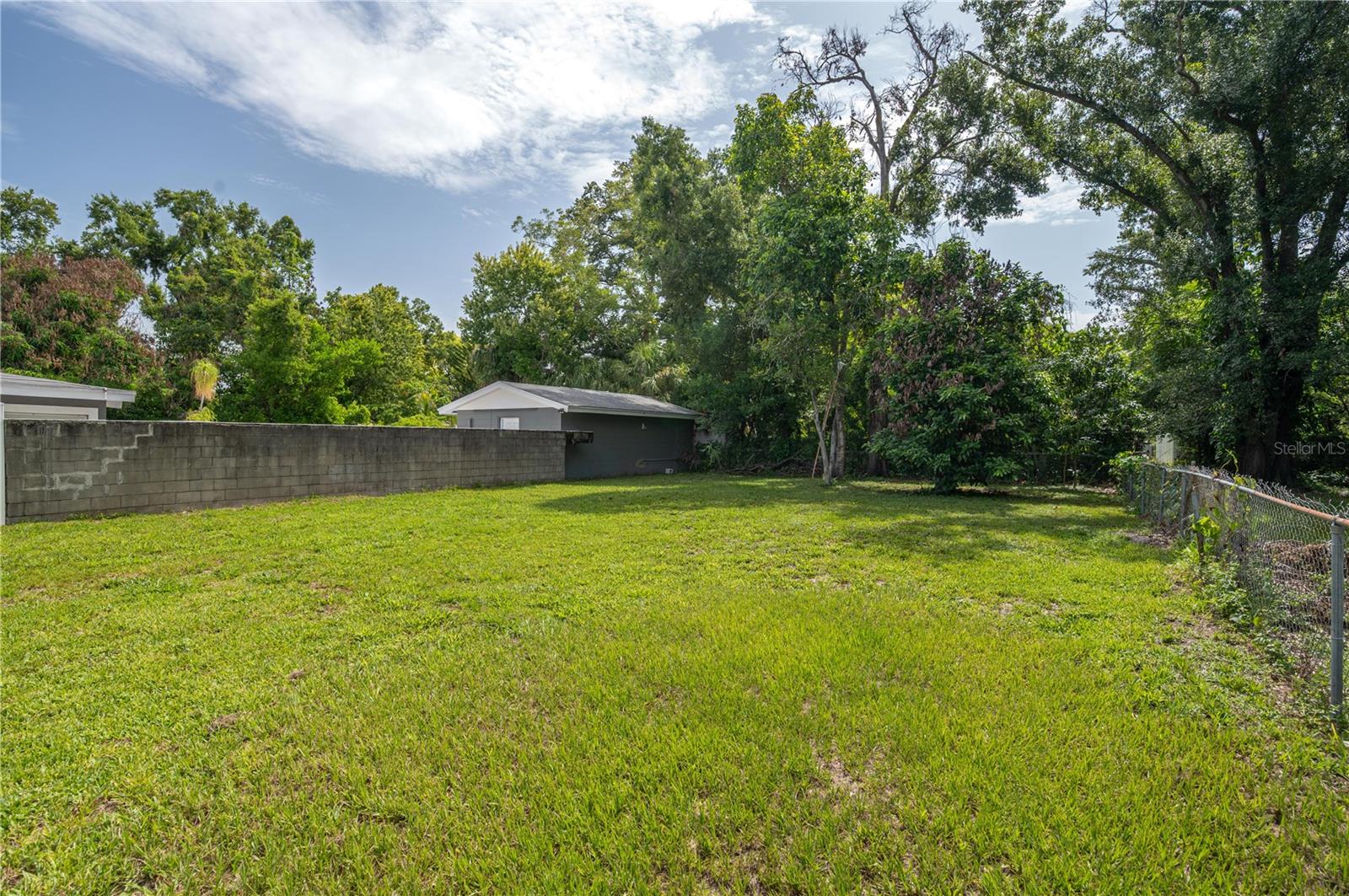 3905 N CLEARFIELD AVE — photo 7