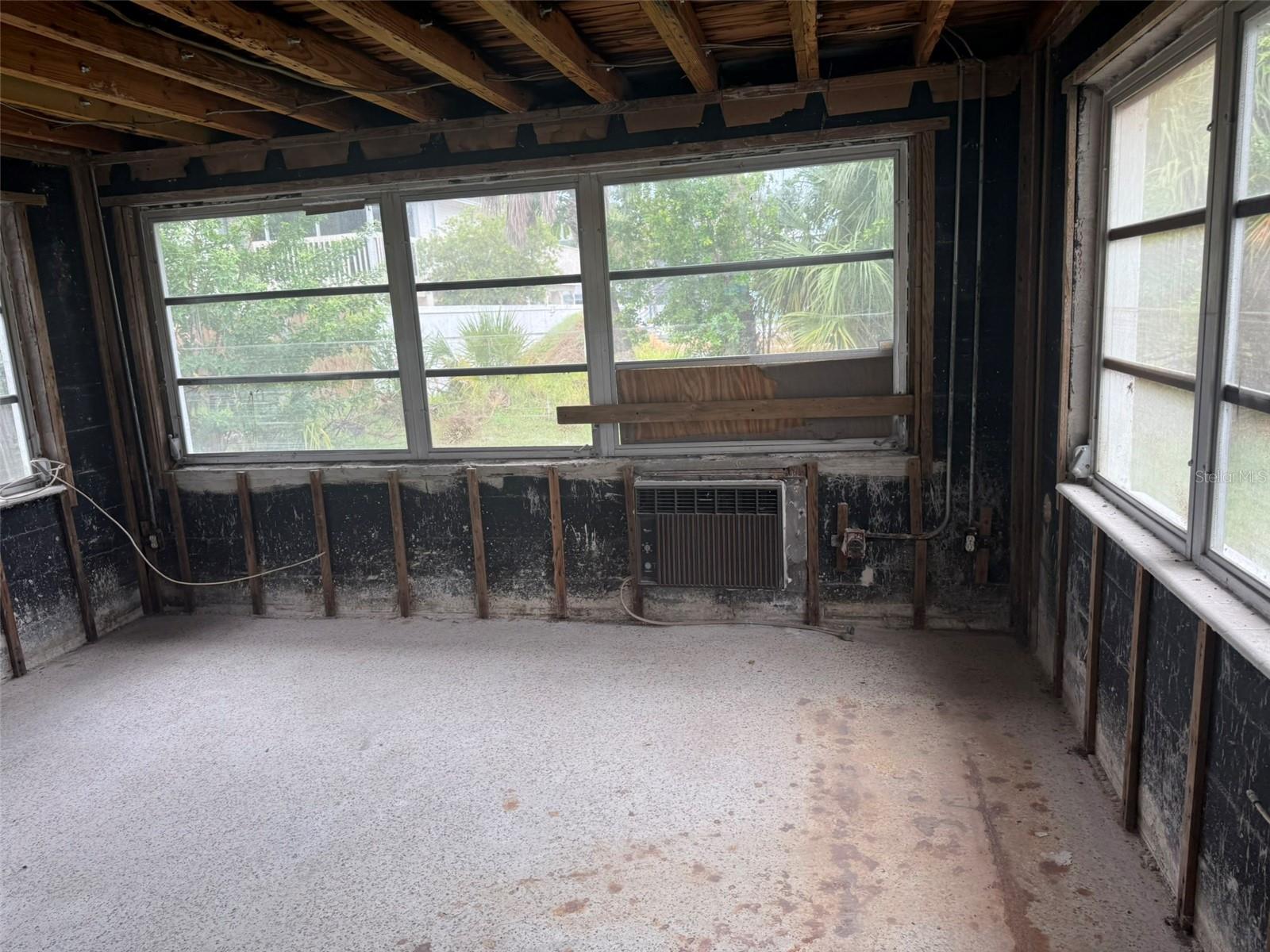 14054 VIVIAN DR — photo 6