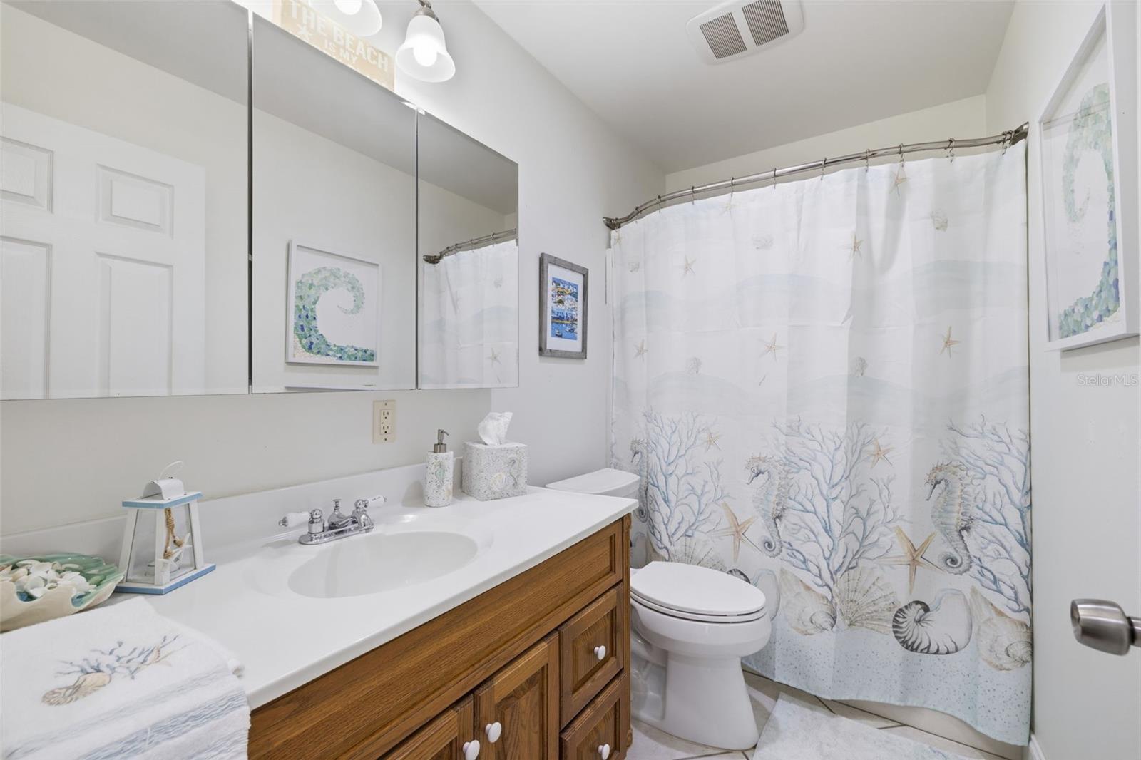 176 MAPLE AVE — photo 34