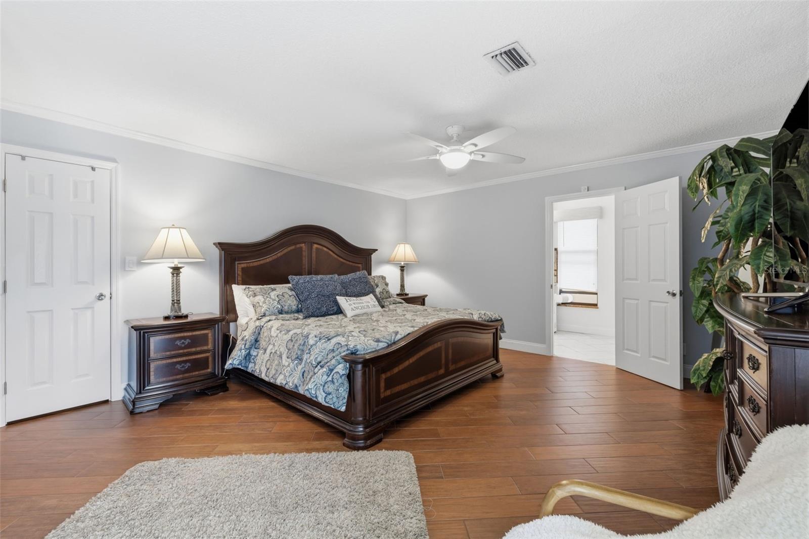 176 MAPLE AVE — photo 19