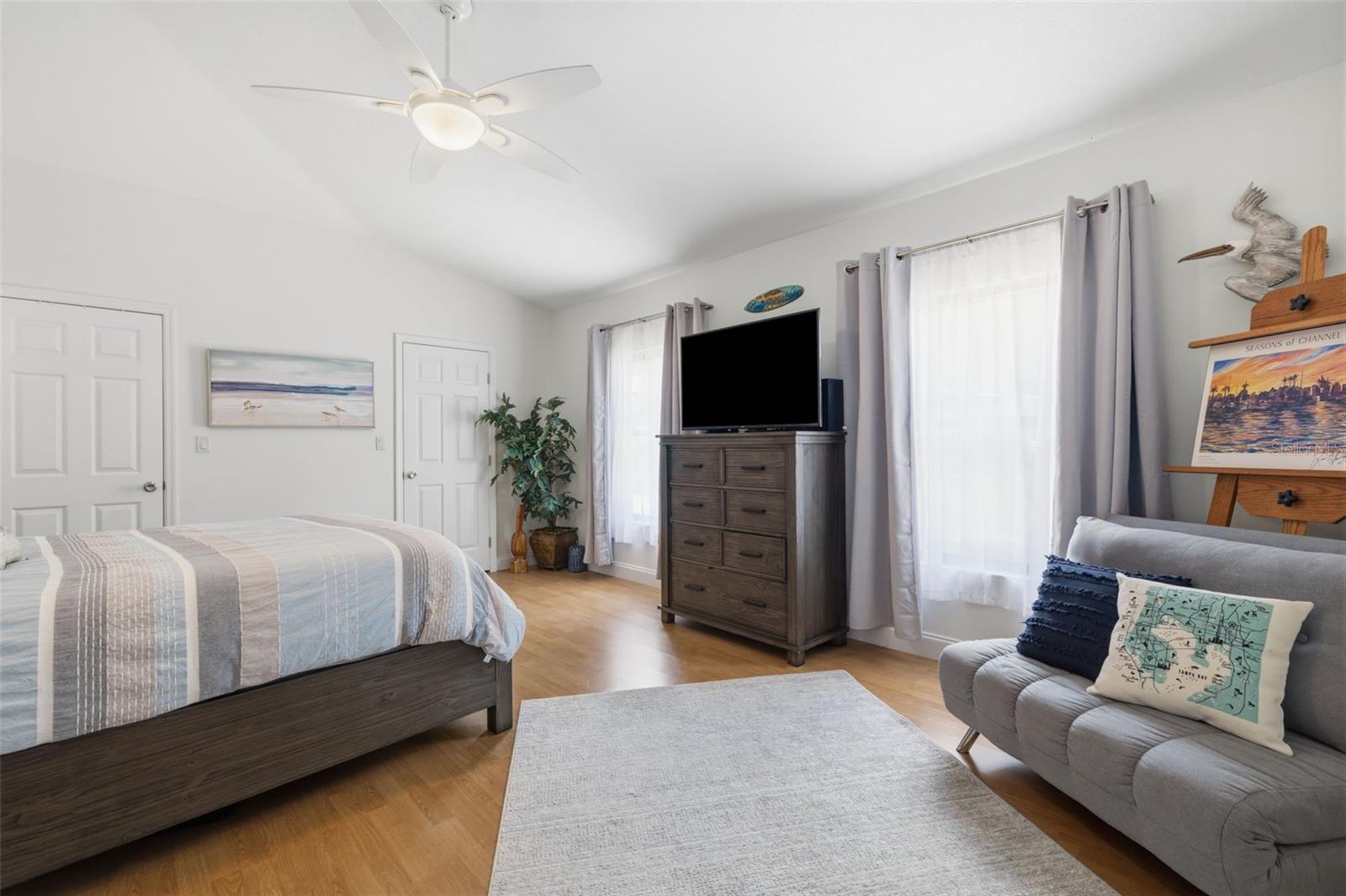 176 MAPLE AVE — photo 35