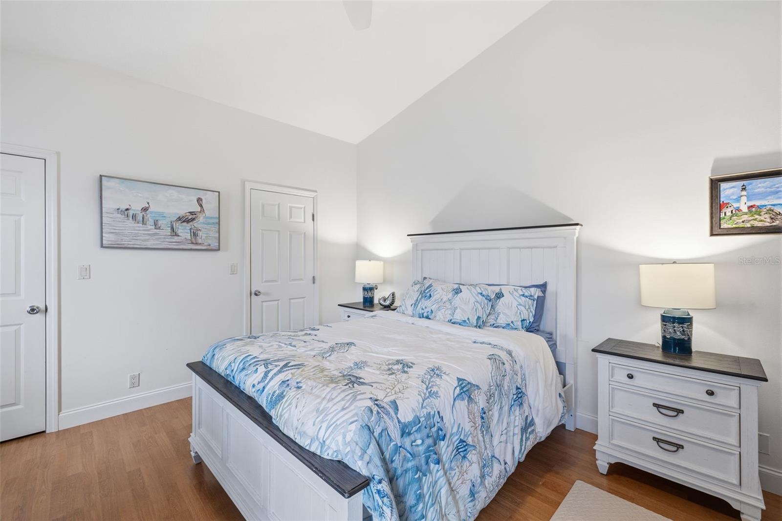 176 MAPLE AVE — photo 33