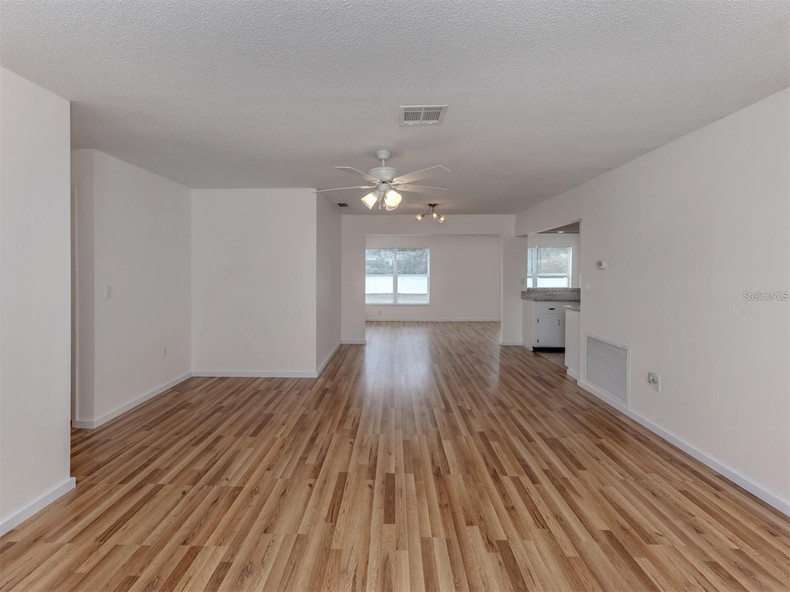 1215 MANGO AVE — photo 23