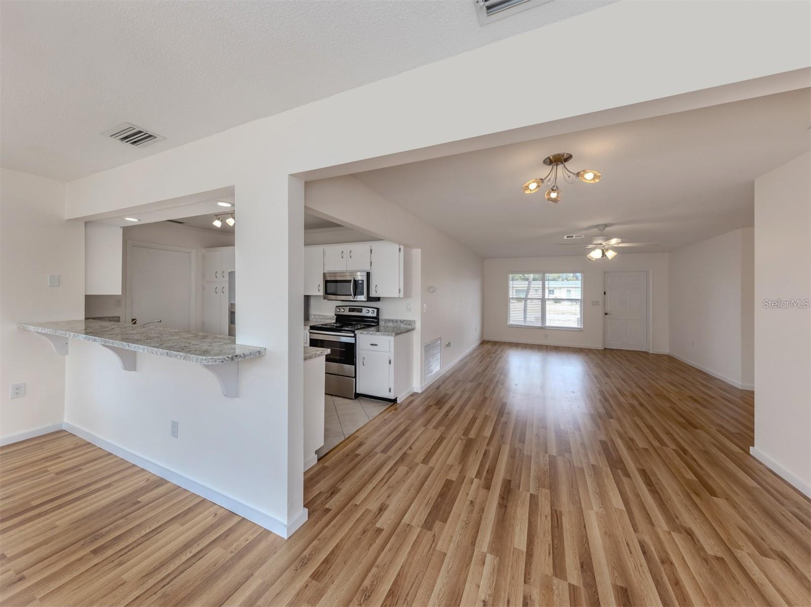 1215 MANGO AVE — photo 29