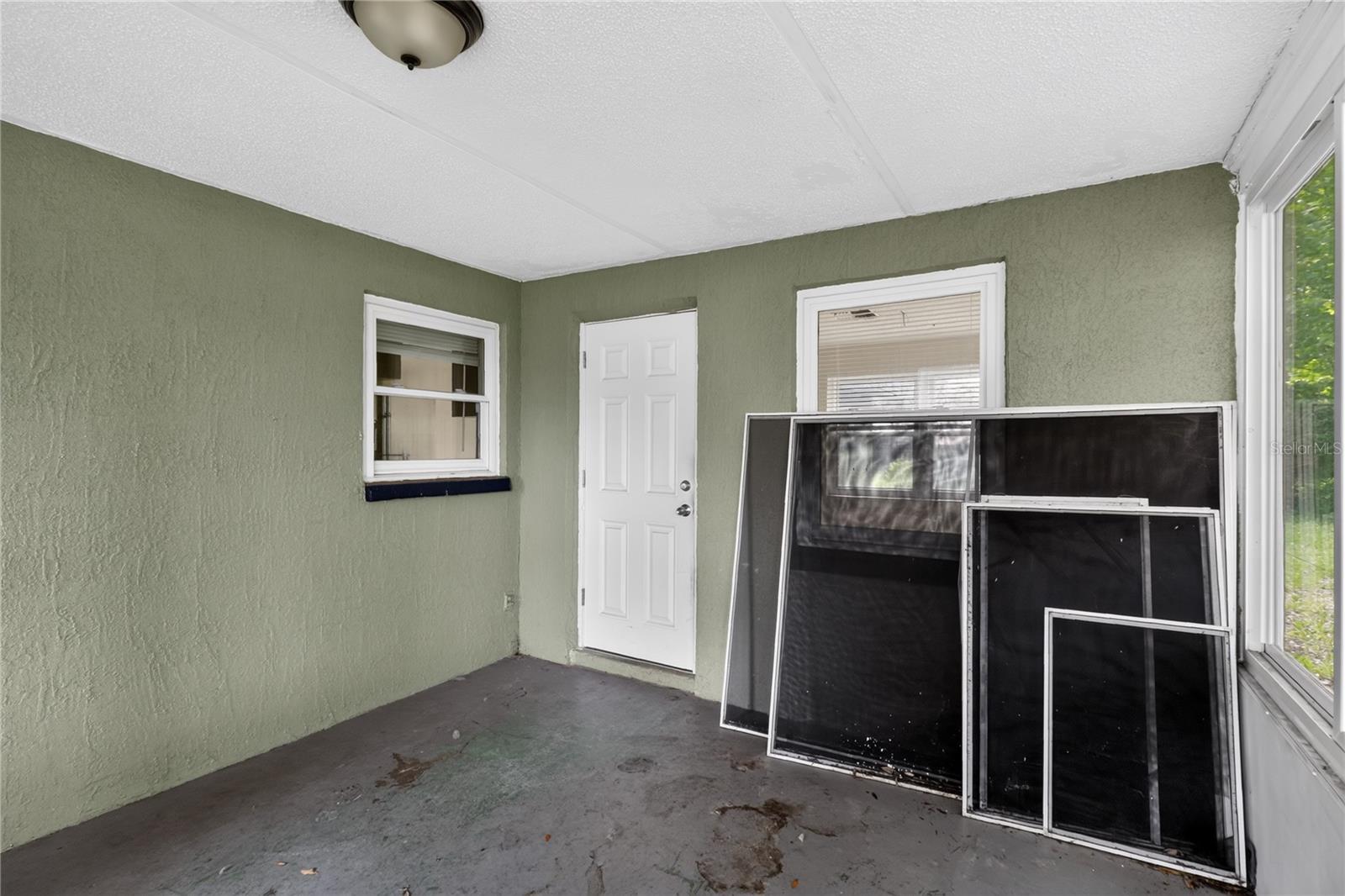 7036 ASHWOOD DR — photo 22