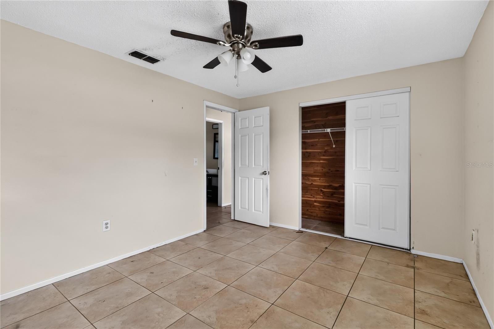 7036 ASHWOOD DR — photo 7
