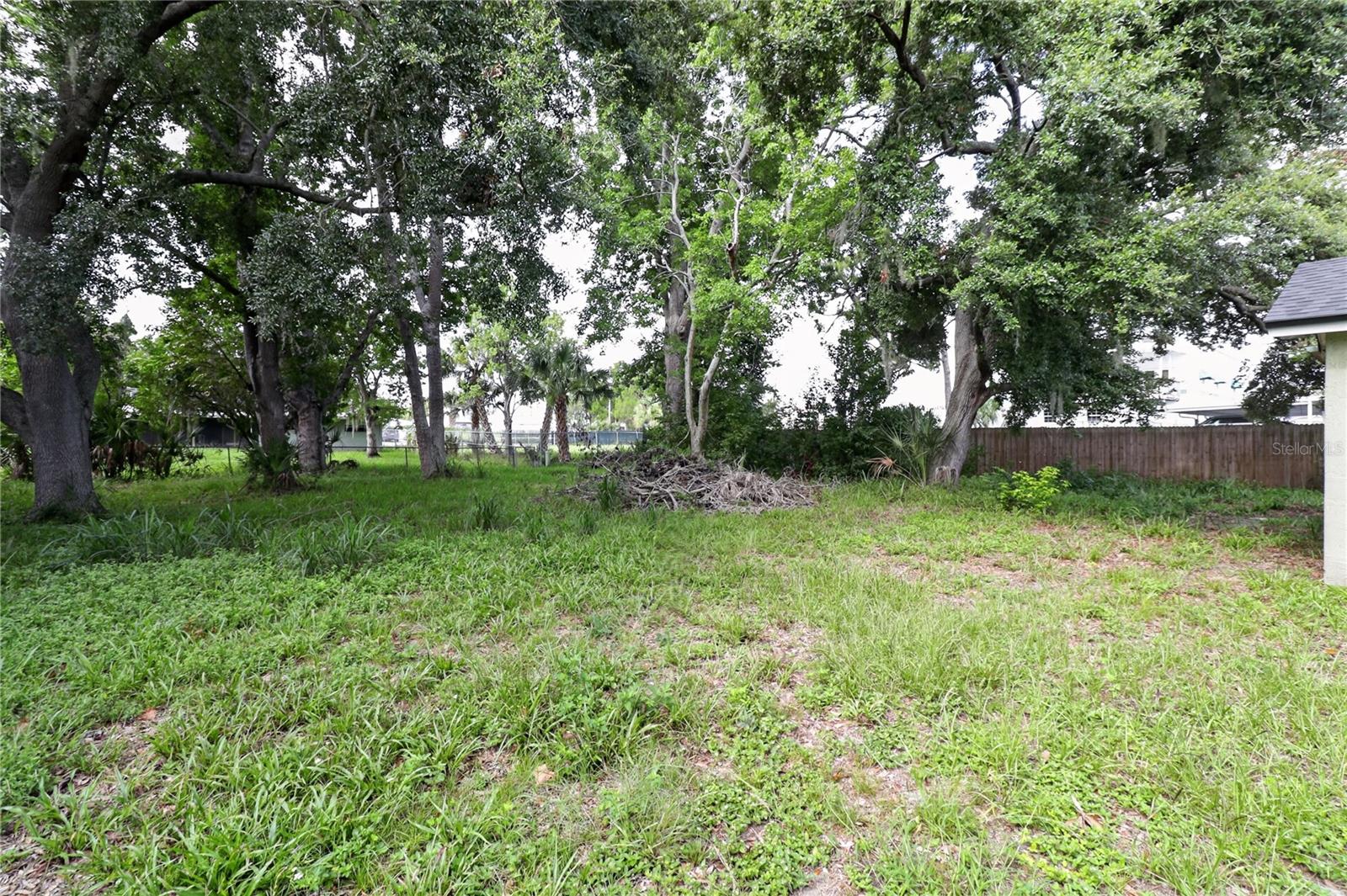 7036 ASHWOOD DR — photo 30