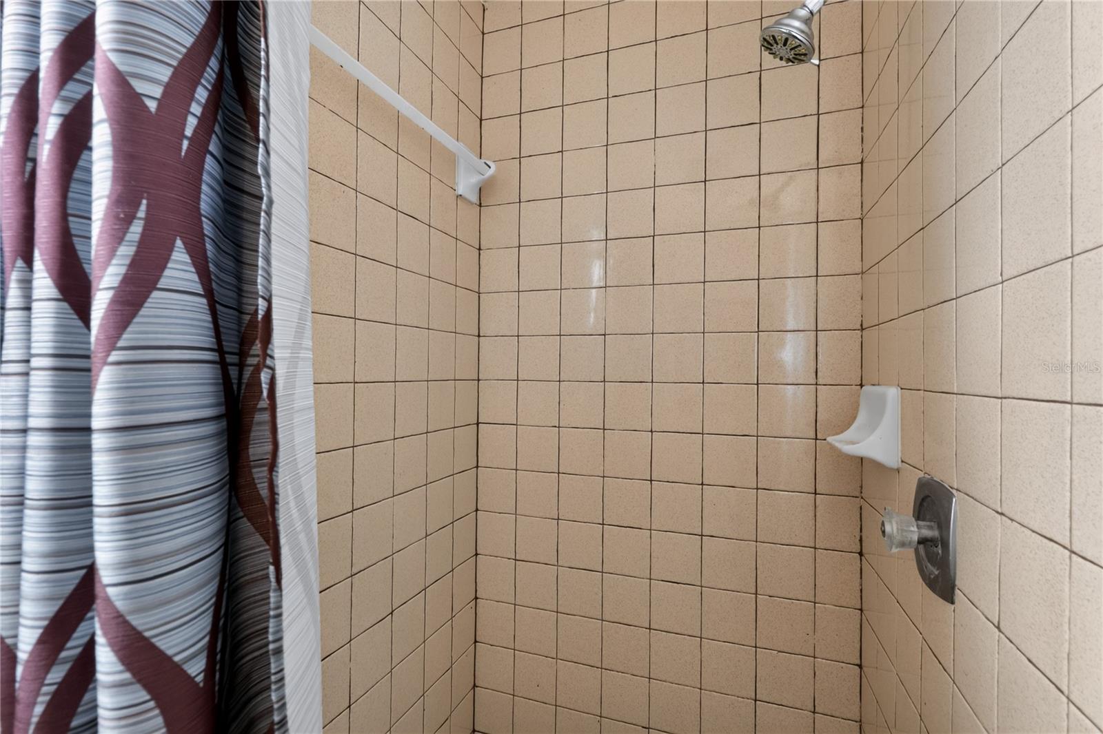 7036 ASHWOOD DR — photo 20