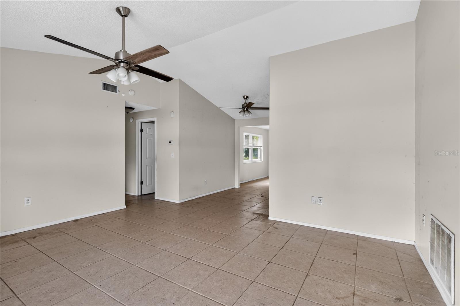 7036 ASHWOOD DR — photo 9