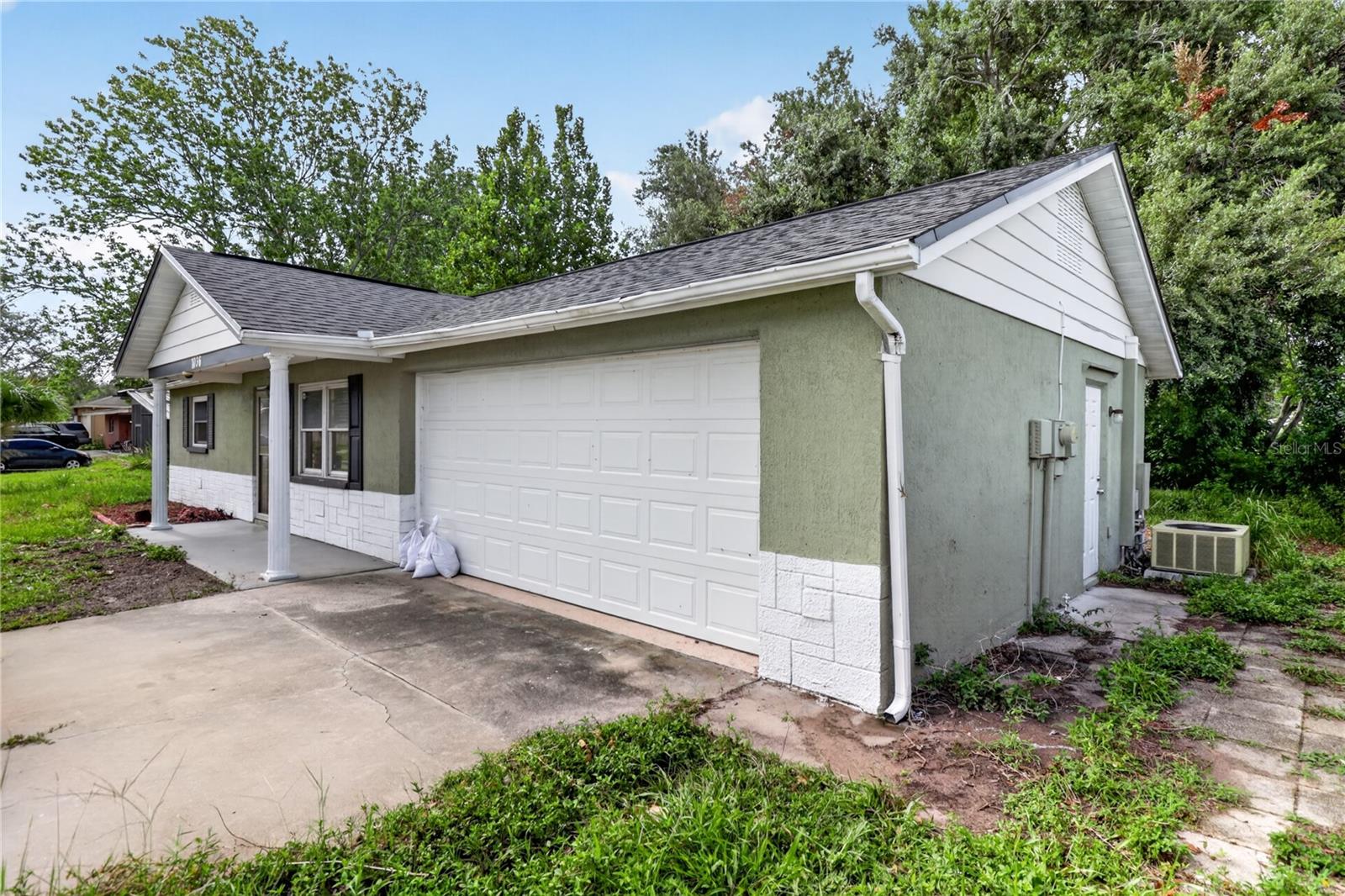 7036 ASHWOOD DR — photo 2