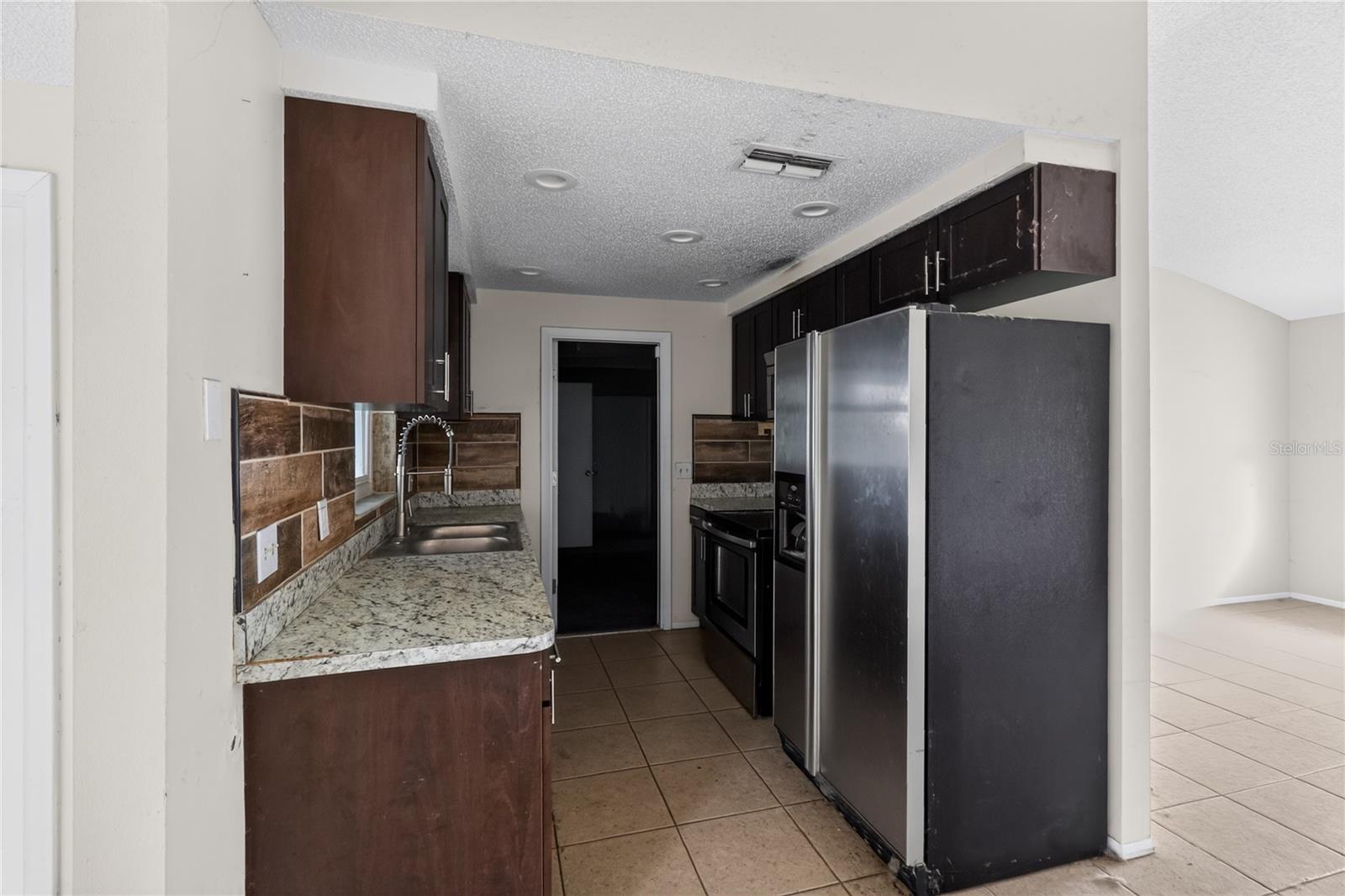 7036 ASHWOOD DR — photo 5