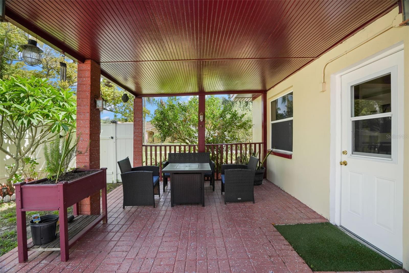 1564 SANTA MONICA DR — photo 21