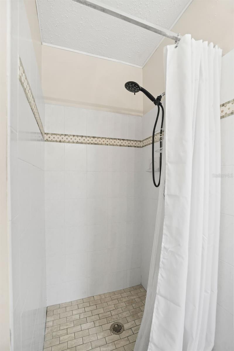 1564 SANTA MONICA DR — photo 18