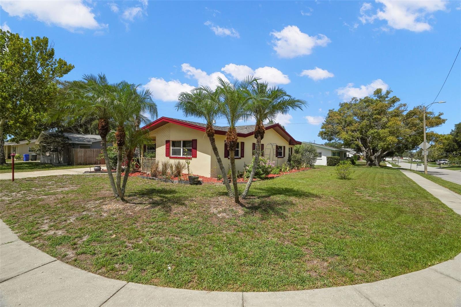 1564 SANTA MONICA DR — photo 25