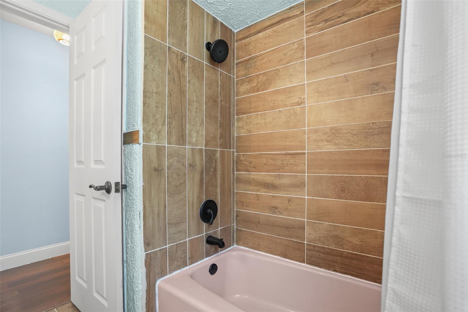 1564 SANTA MONICA DR — photo 20