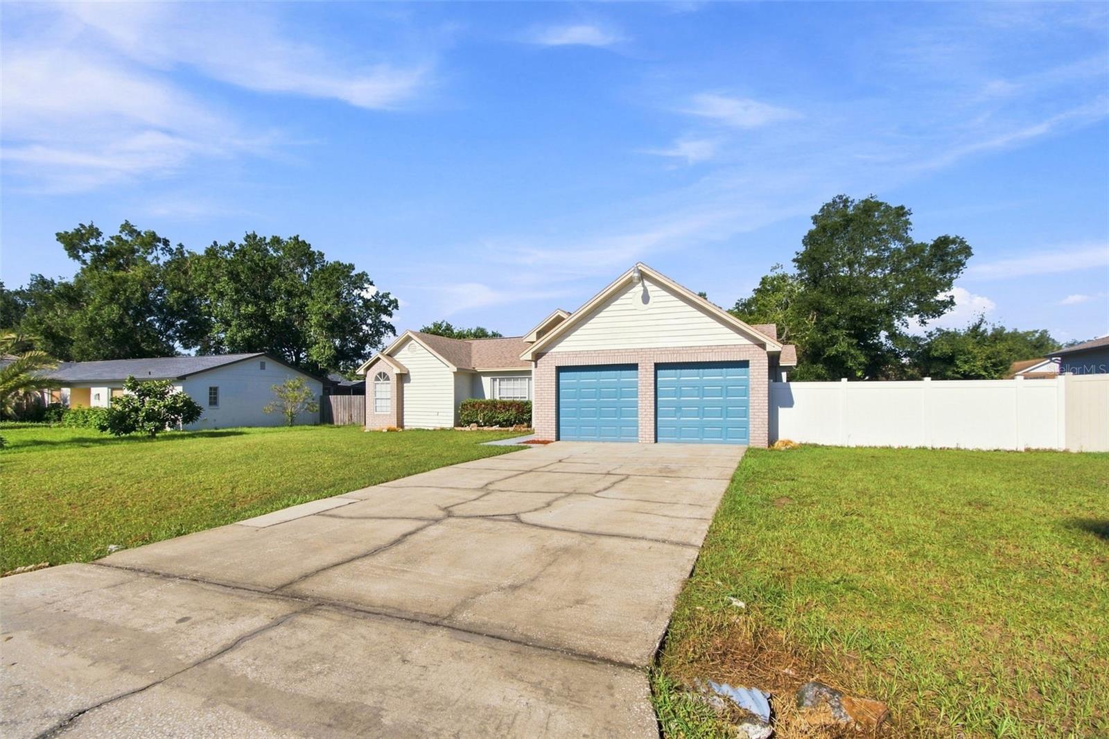 4745 CANTERBURY DR — photo 3