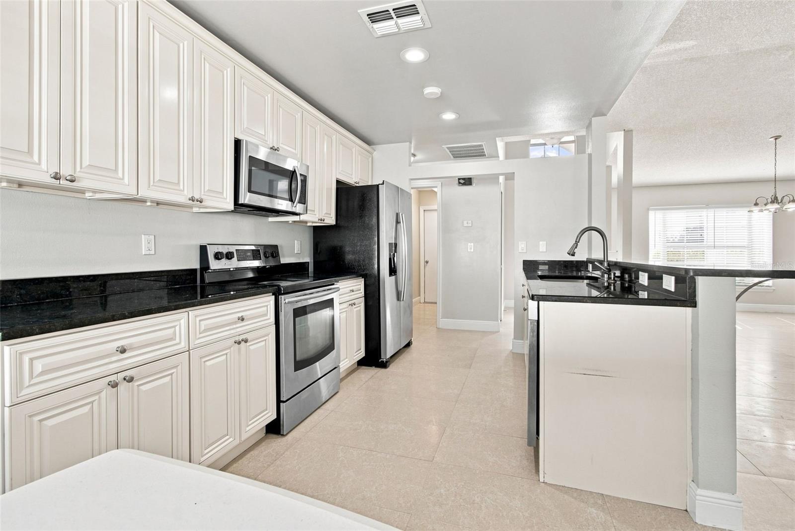 4745 CANTERBURY DR — photo 18