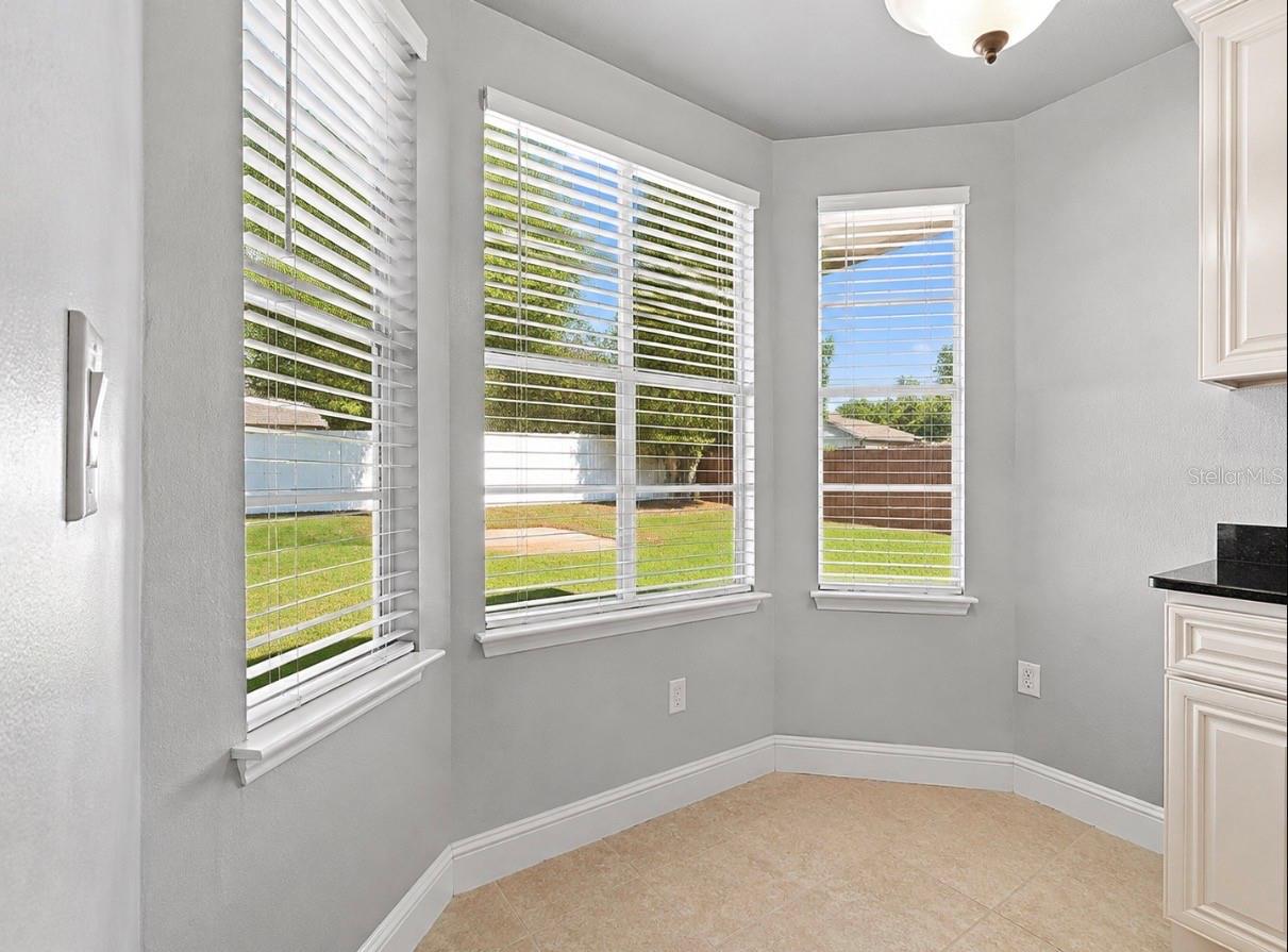4745 CANTERBURY DR — photo 14
