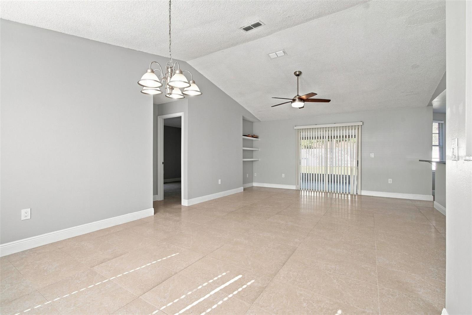 4745 CANTERBURY DR — photo 8