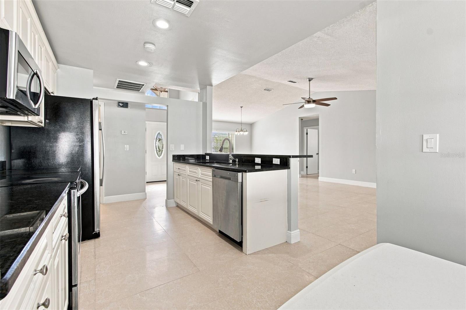 4745 CANTERBURY DR — photo 16