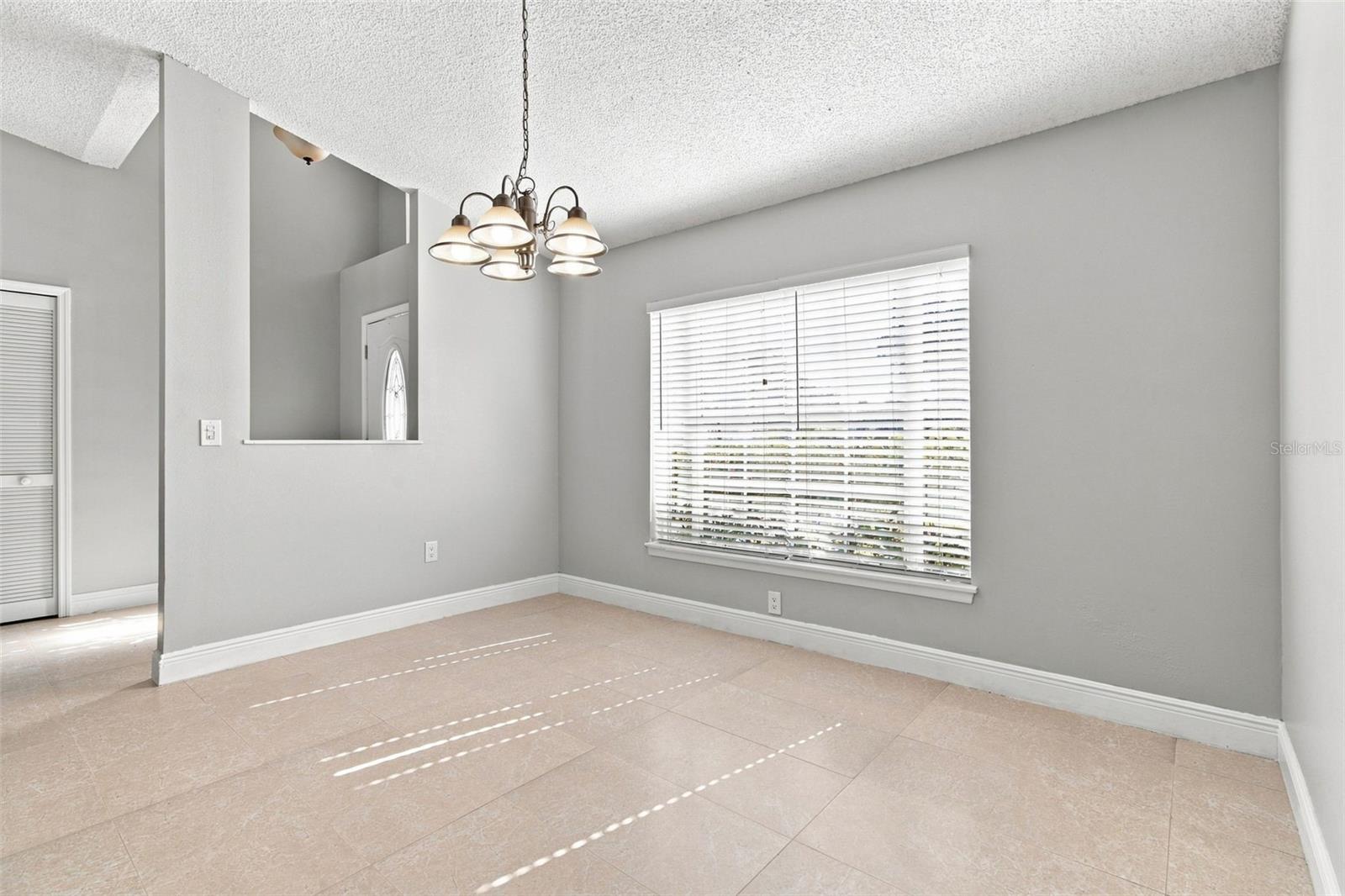 4745 CANTERBURY DR — photo 9