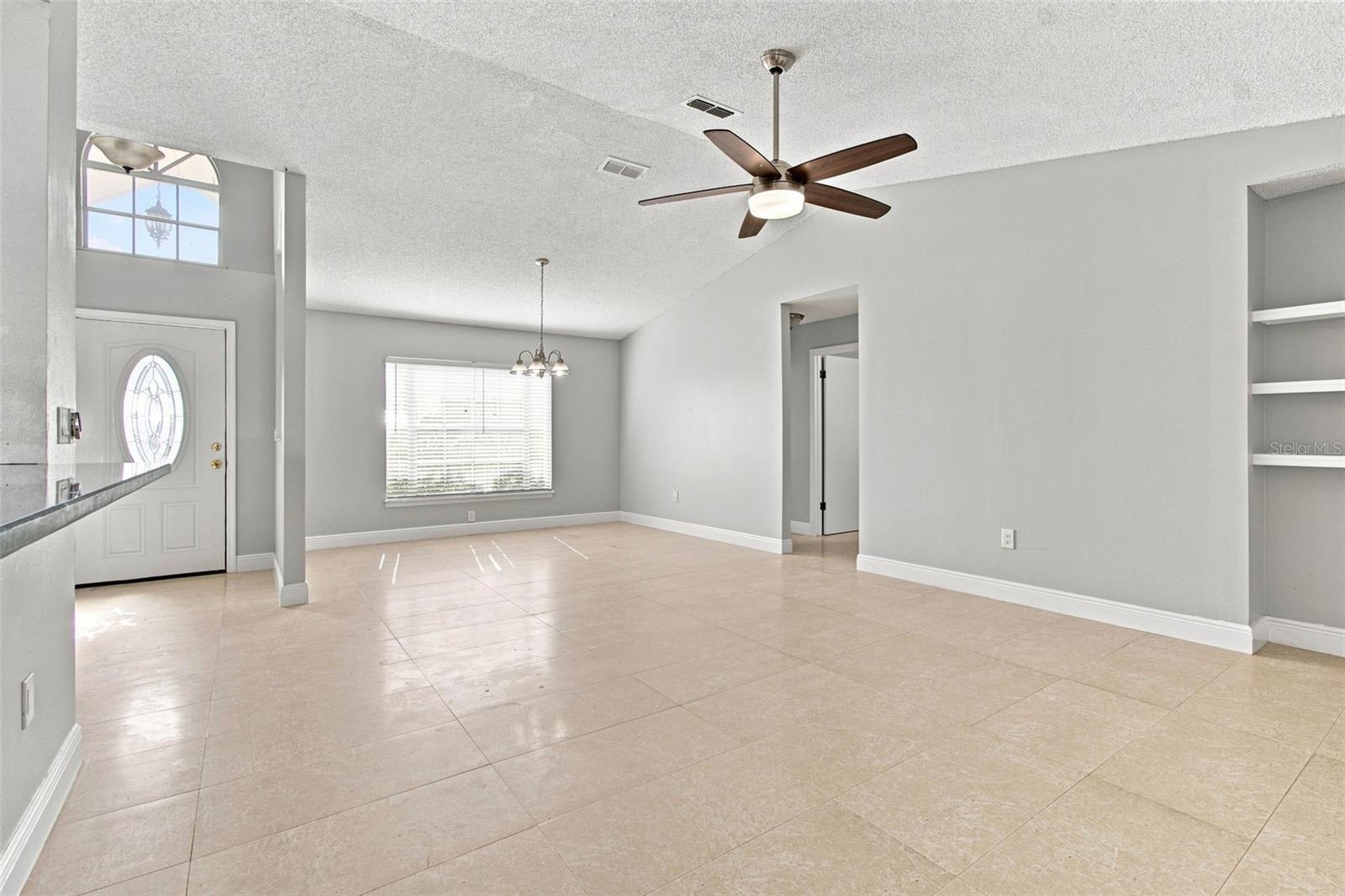 4745 CANTERBURY DR — photo 12