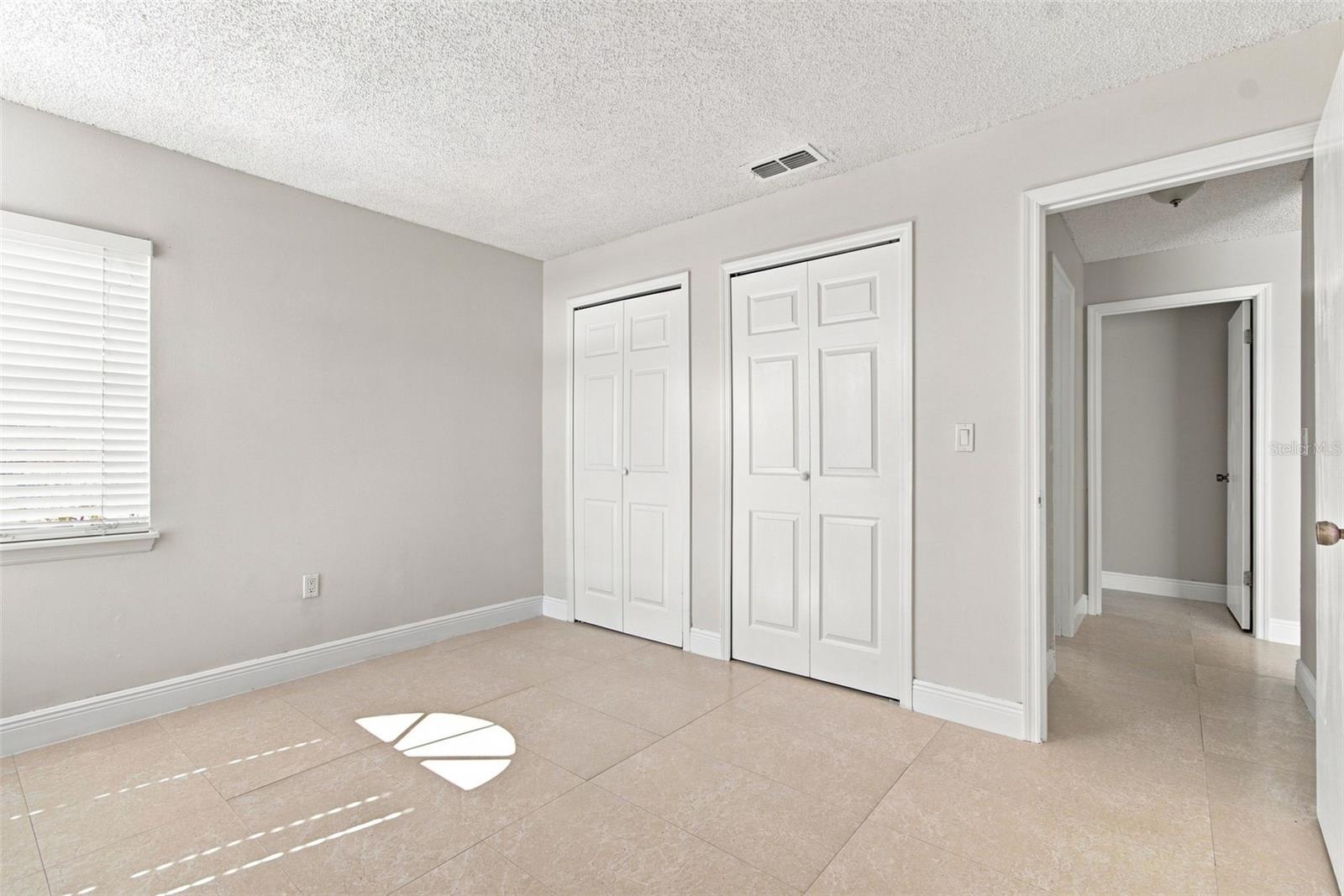 4745 CANTERBURY DR — photo 31