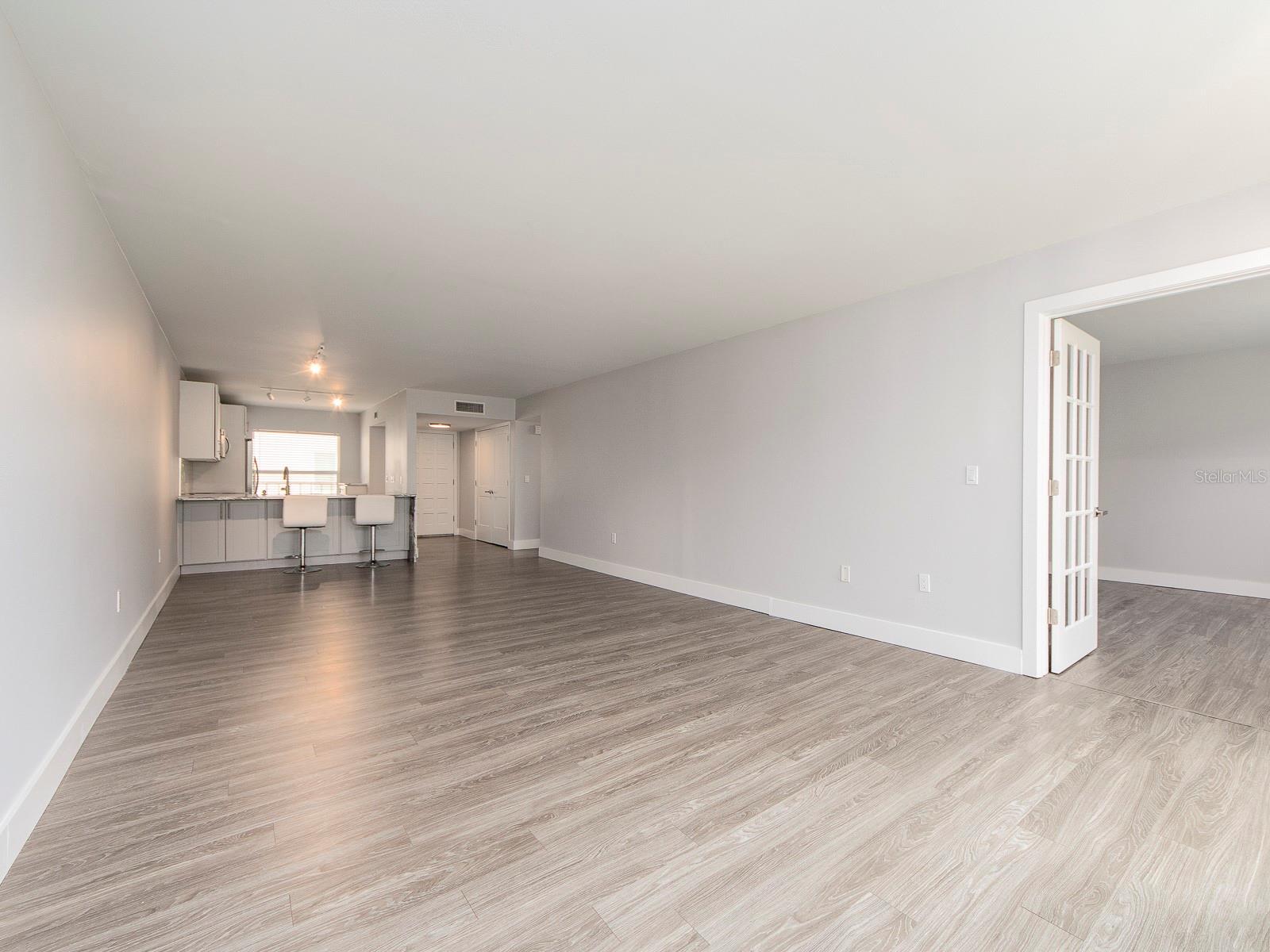121 ISLAND WAY #334 — photo 10