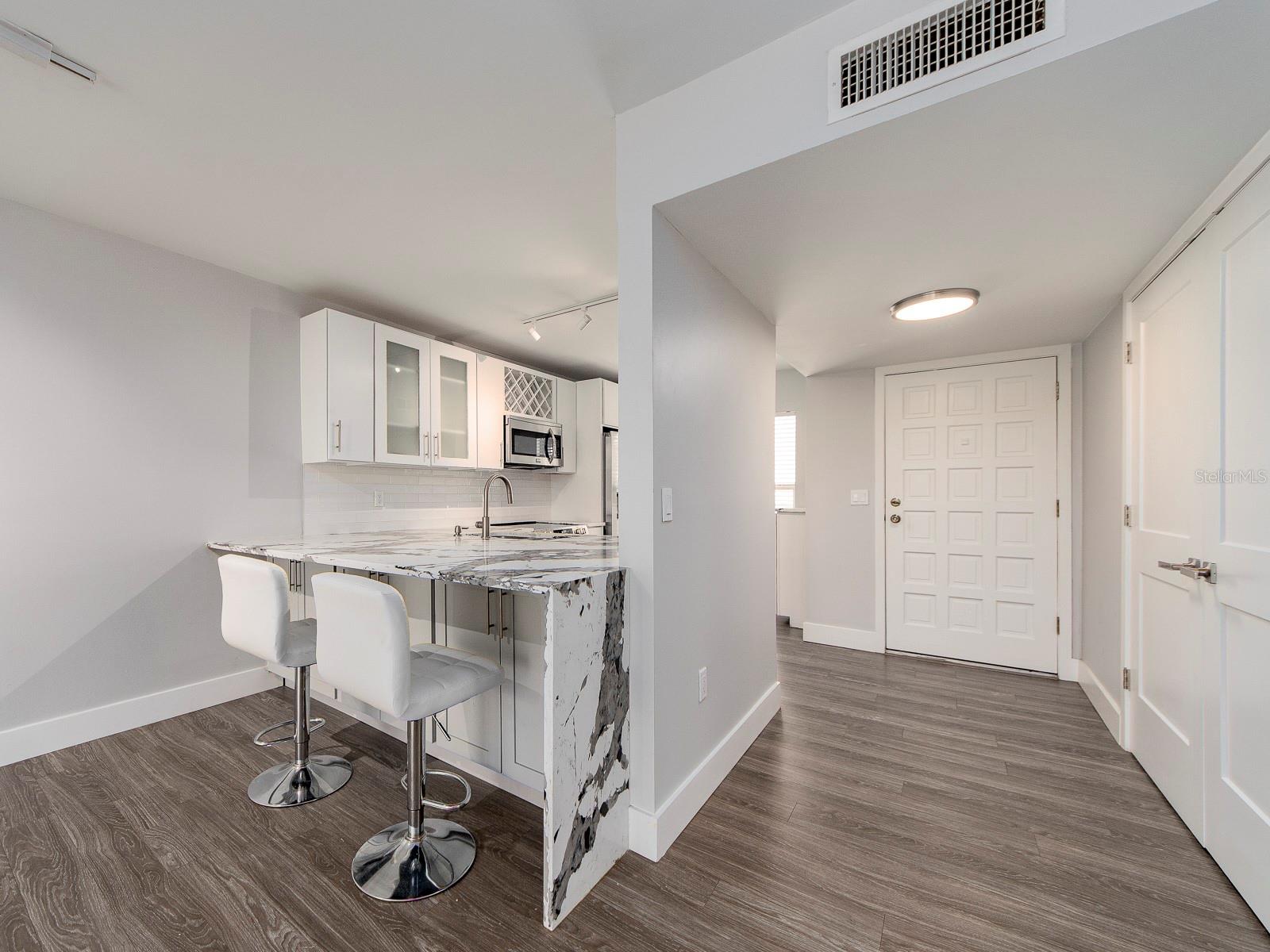 121 ISLAND WAY #334 — photo 3