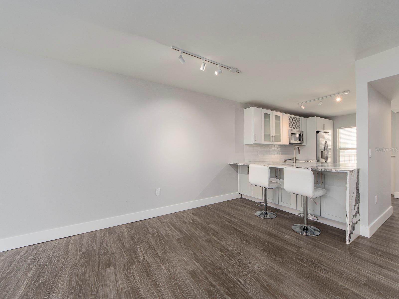 121 ISLAND WAY #334 — photo 7