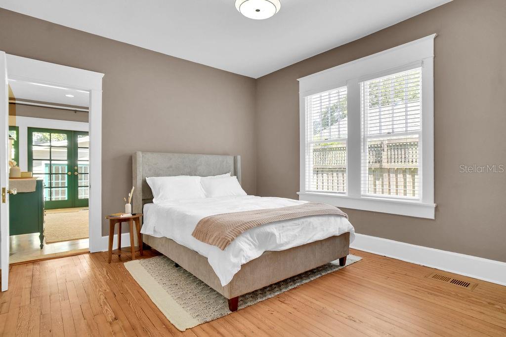 605 S ORLEANS AVE — photo 39