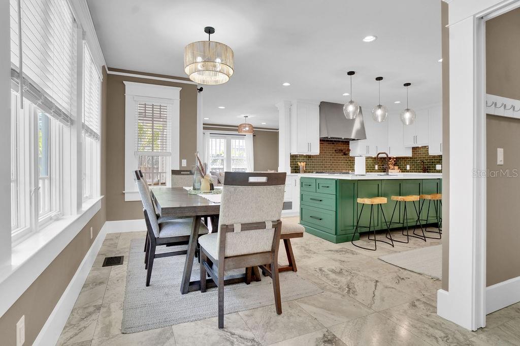 605 S ORLEANS AVE — photo 33