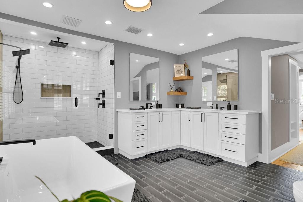 605 S ORLEANS AVE — photo 56