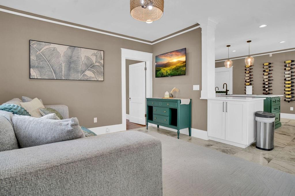 605 S ORLEANS AVE — photo 38