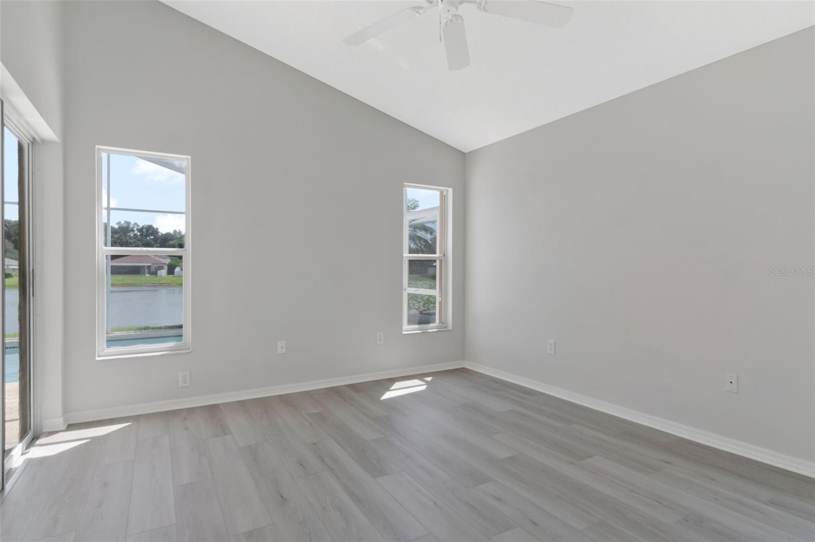 8512 HEYWARD RD — photo 9
