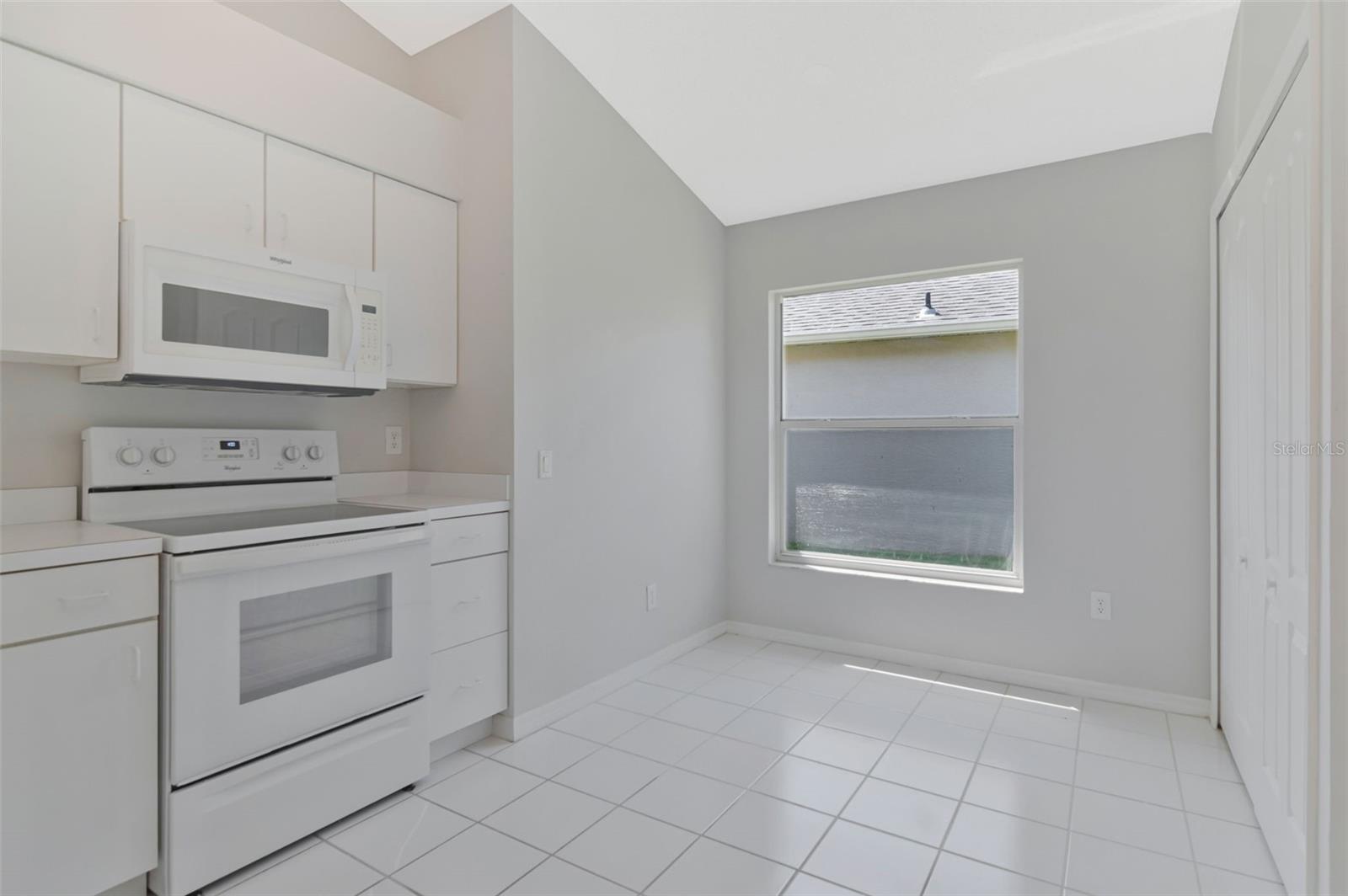 8512 HEYWARD RD — photo 33