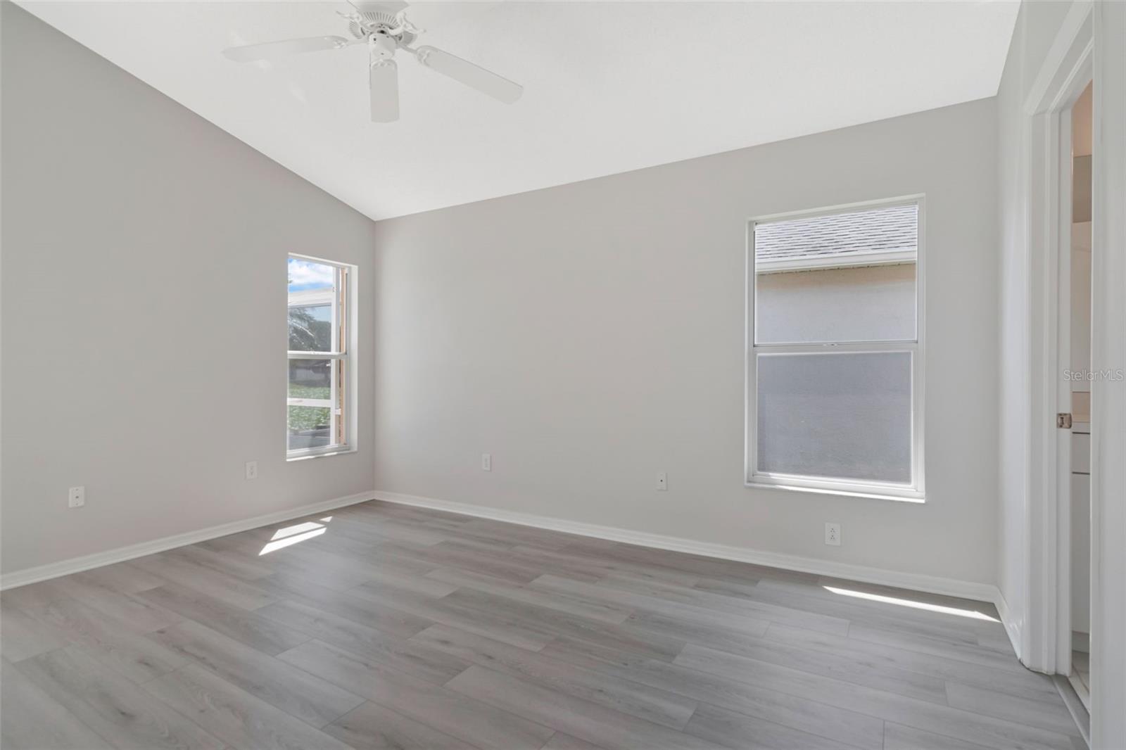 8512 HEYWARD RD — photo 23