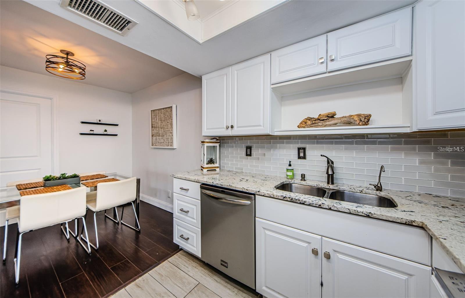 2739 SHERBROOKE LN #B — photo 9