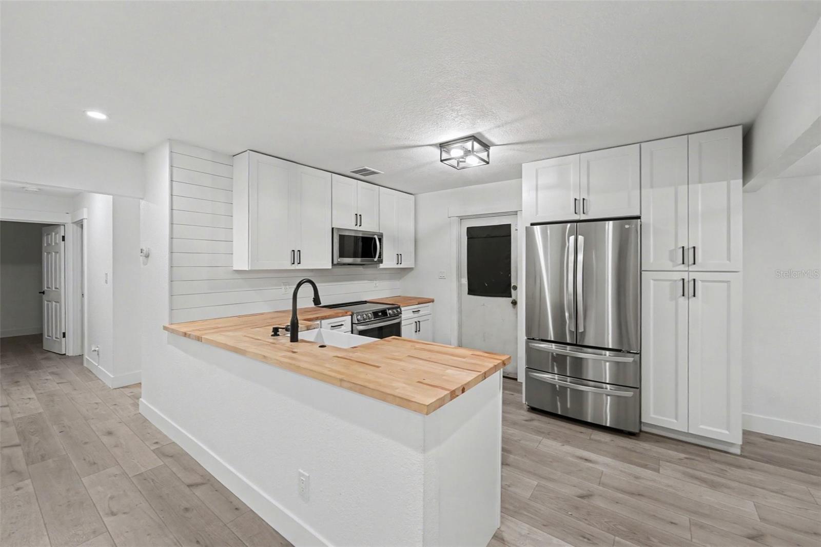 131 EMERALD LN — photo 11